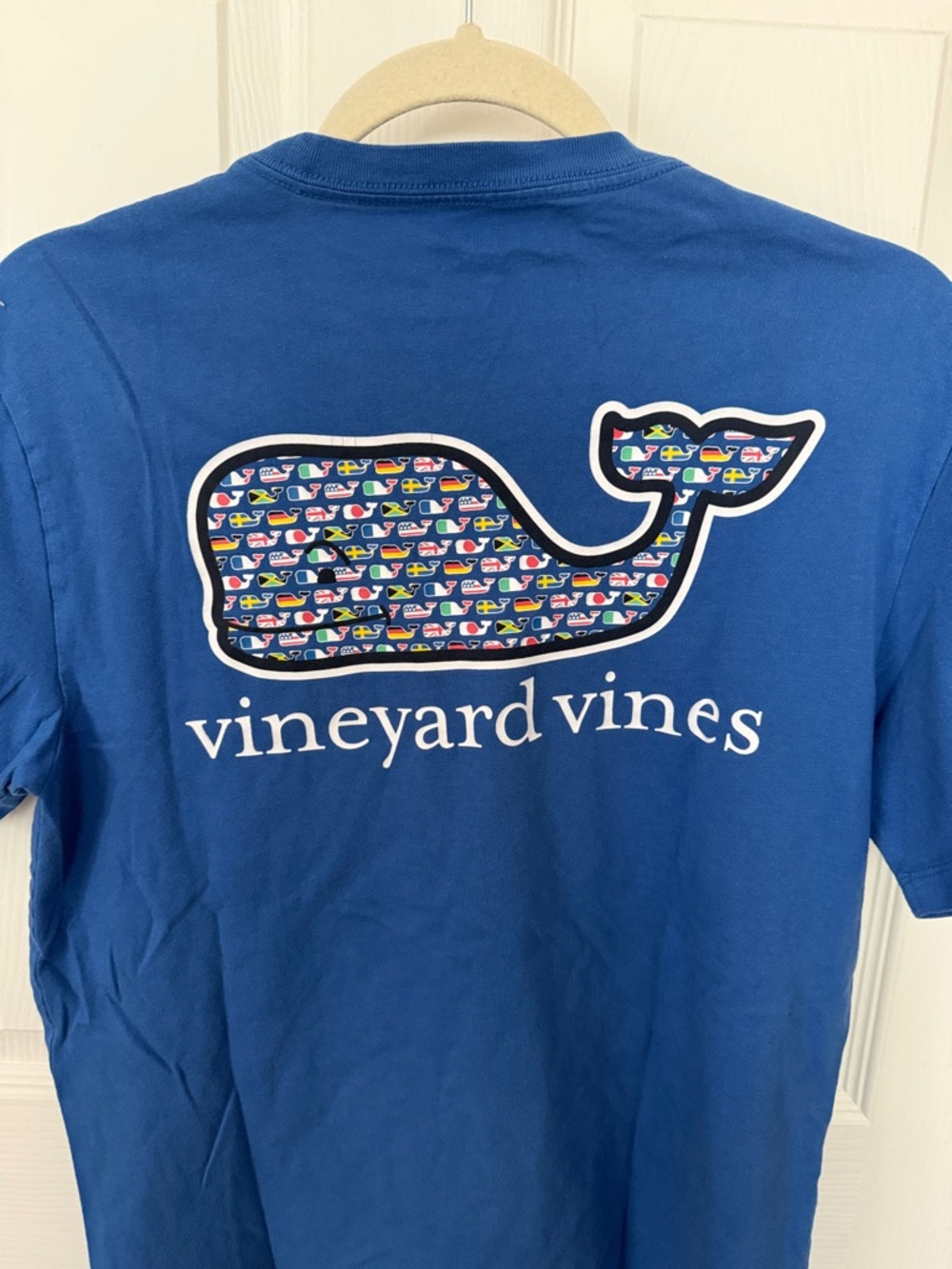 Vineyard Vines Men’s Royal Blue Whale Logo Tee with Multicolor Pattern